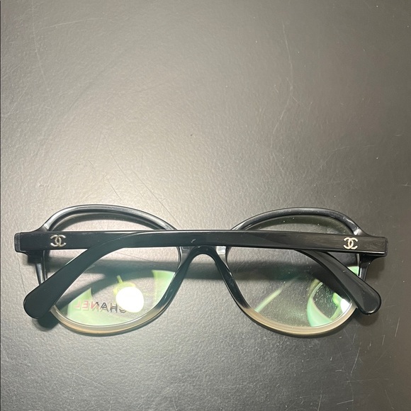 Authentic Chanel Gradient Black and Cream Glasses 3340 c.1557 size 51-17 - Picture 4 of 6